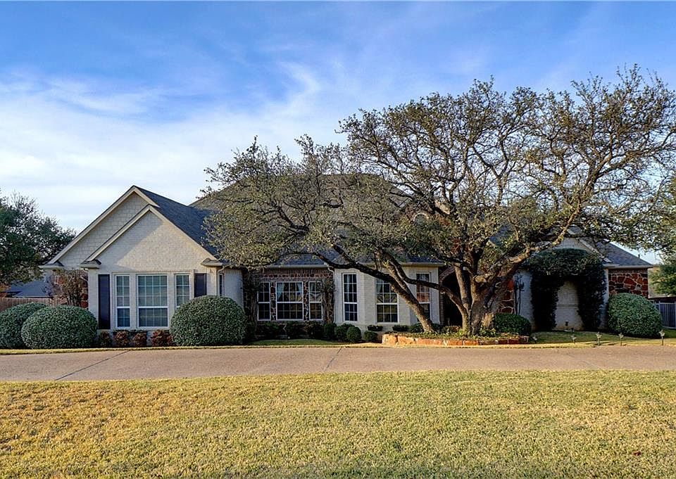 1st image of 3916 Stoneshire Ct