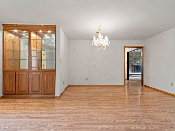 5th image of 9096 Knickerbocker St