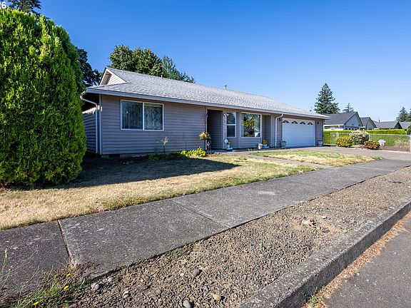 3rd image of 17036 SE Salmon St