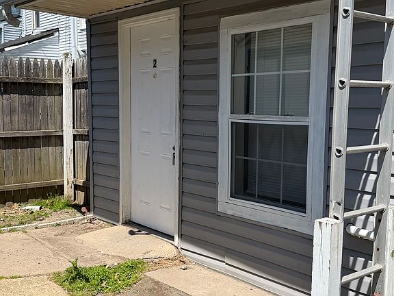 2nd image of 650 Franklin St #2