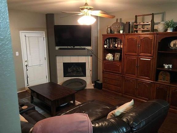 4th image of 2404 Sheldon Dr