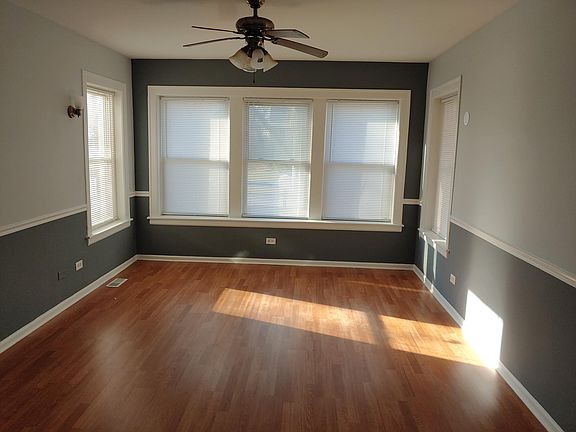 Bright and Sunny Living room