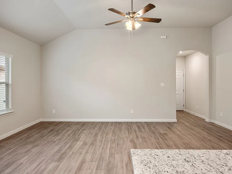354 Emma Dr — Photo 3