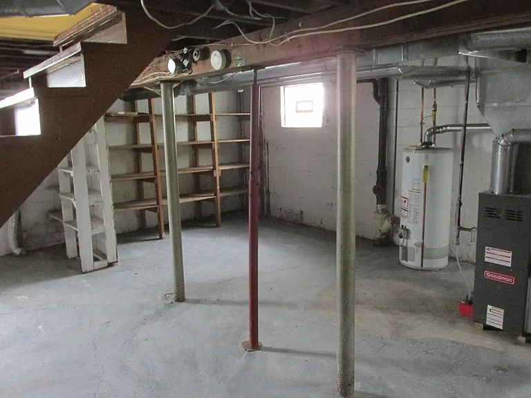 1042 Taggart St NW — Photo 13