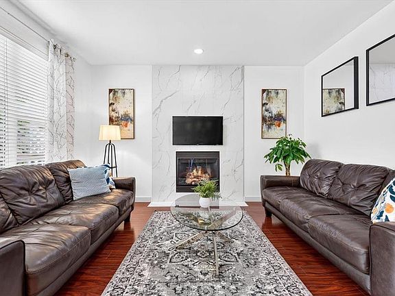 3rd image of 60 S Everoak Close SW
