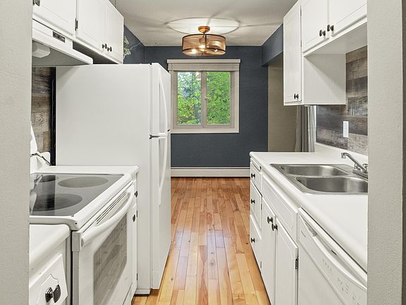 4th image of 4407 Wilshire Blvd #309