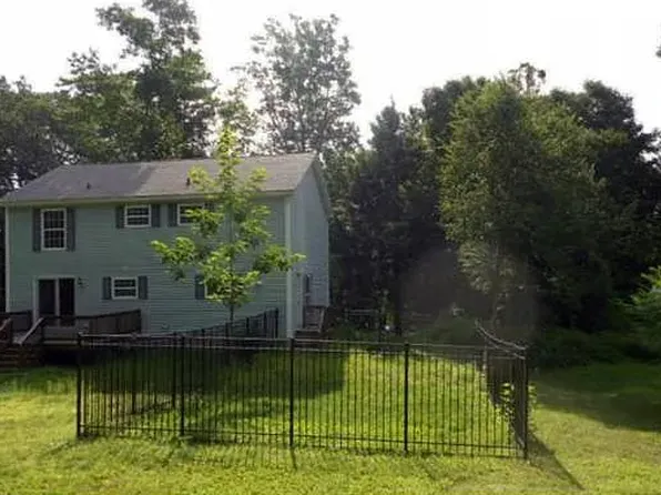 152 Exeter Rd, Newmarket, NH 03857