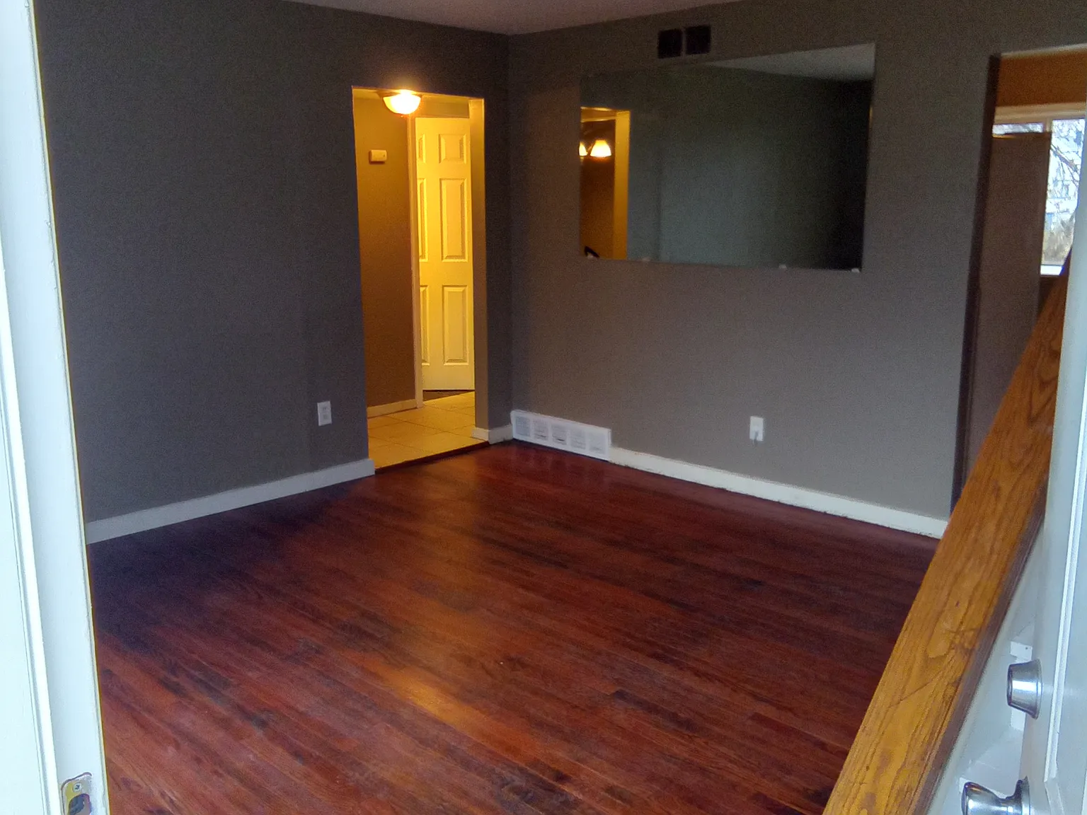 3 bed, 910 sqft, $1,450 — Photo 2