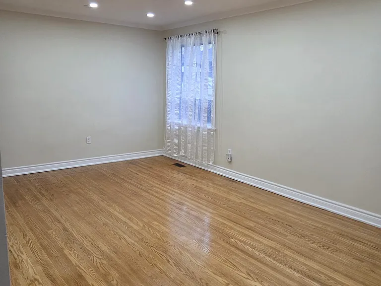 478 Brimley Rd #UPPER ONLY — Photo 9