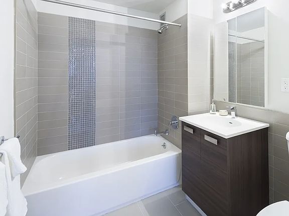 5th image of 4609 11th St APT 2E