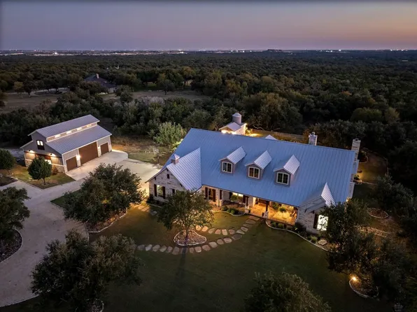 221 Palomino Cv, Jarrell, TX 76537