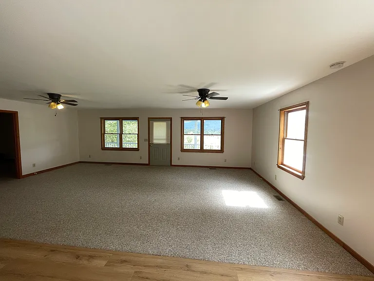 752 Meadow Brook Ln — Photo 14