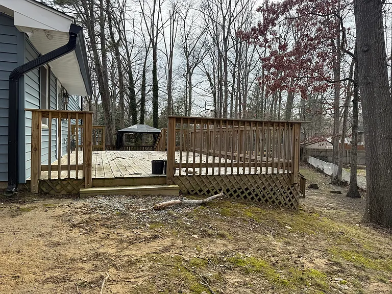 4009 Brewster Ln — Photo 3