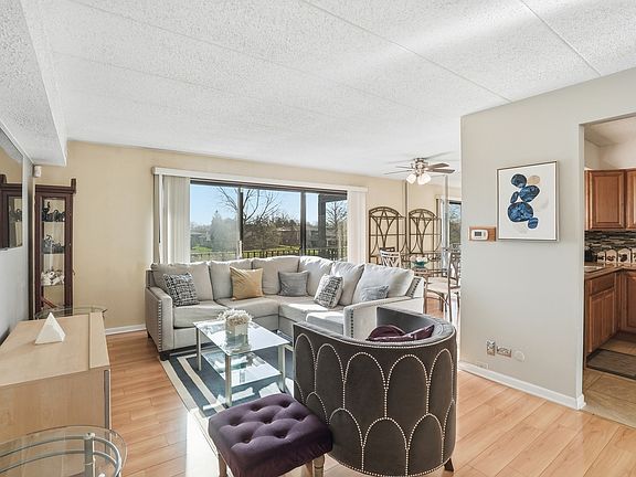 4th image of 19533 Lake Shore Dr APT 2S