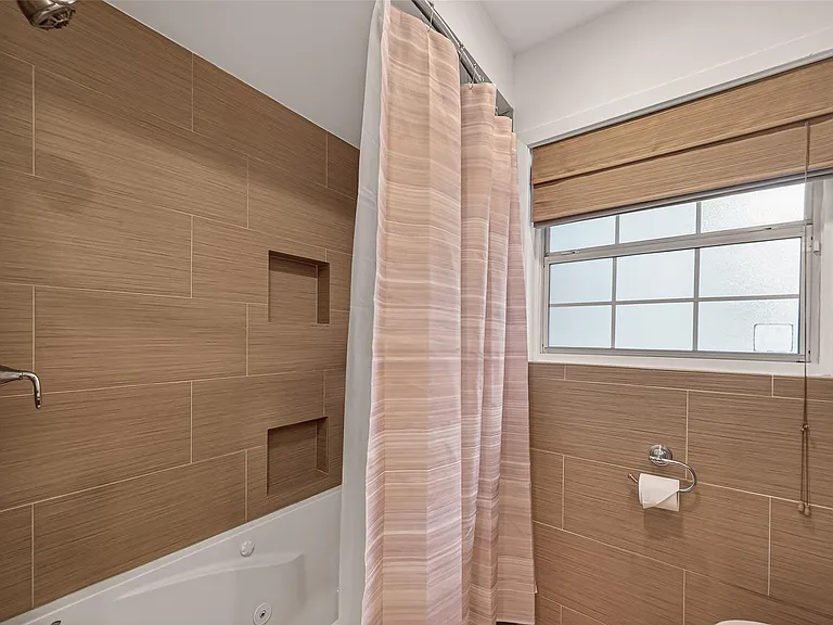 5666 Overbrook Ln — Photo 23