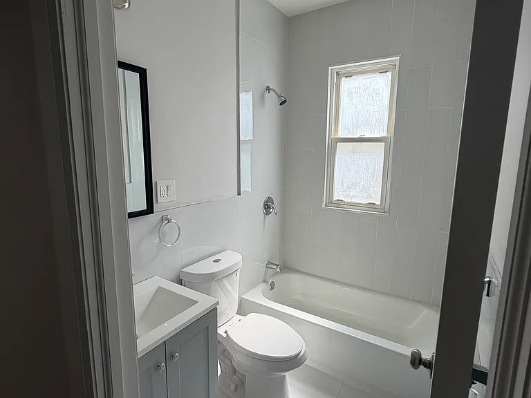 2886 Randall Ave #2 — Photo 5