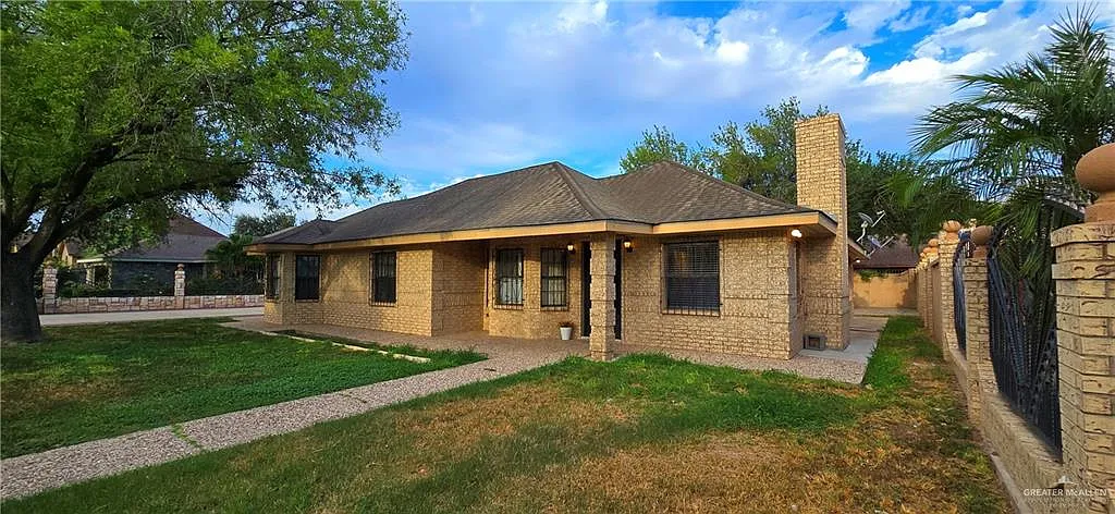 3 bed, 2.5 bath, 2172 sqft, $1,750 — Photo 1