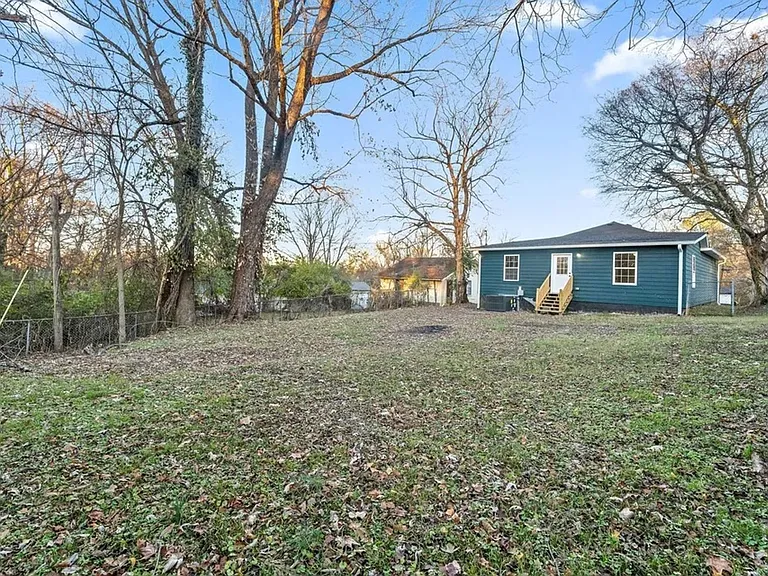 828 Gracey Ave — Photo 8