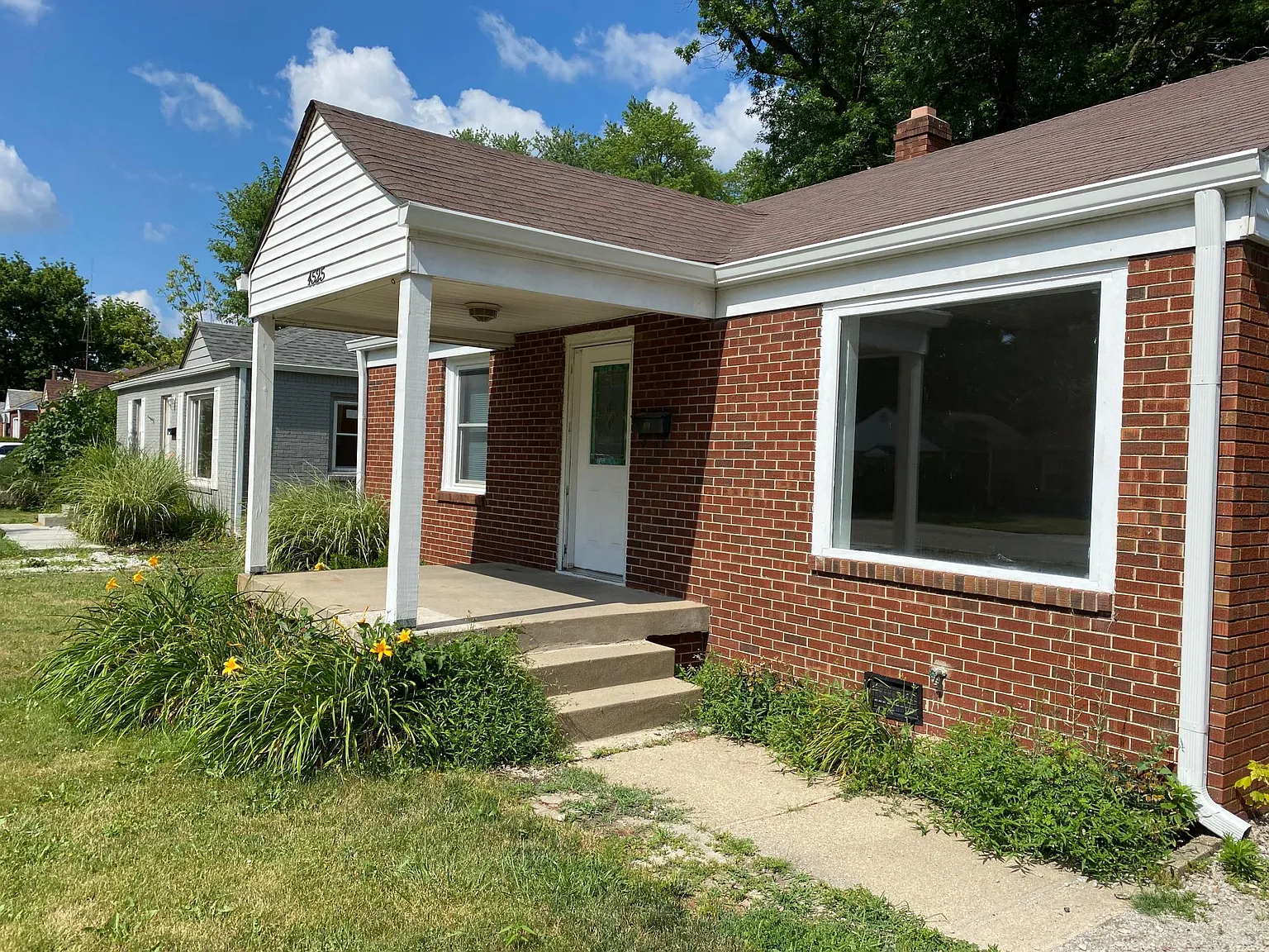 4525 Payton Ave — Photo 2