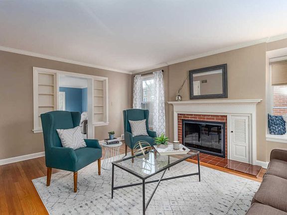 2nd image of 4967 N Wildwood Ave