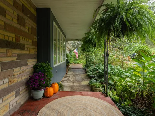 102 Newtown Hill Rd, Mansfield, PA 16933