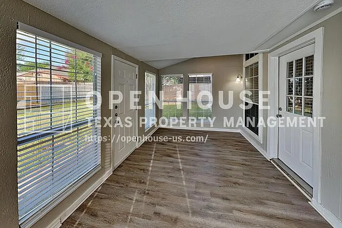 1616 Barclay Dr — Photo 20
