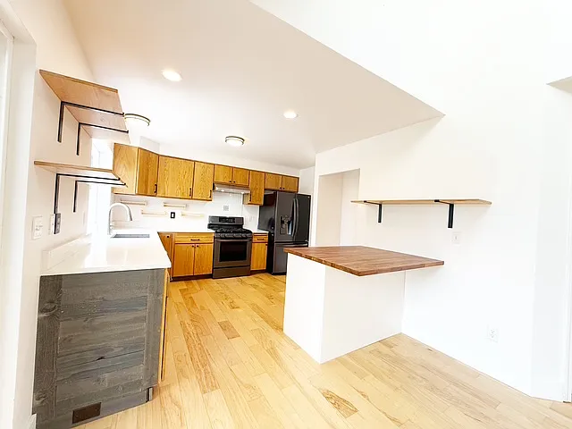 1128 NW Thornwood Cir — Photo 12