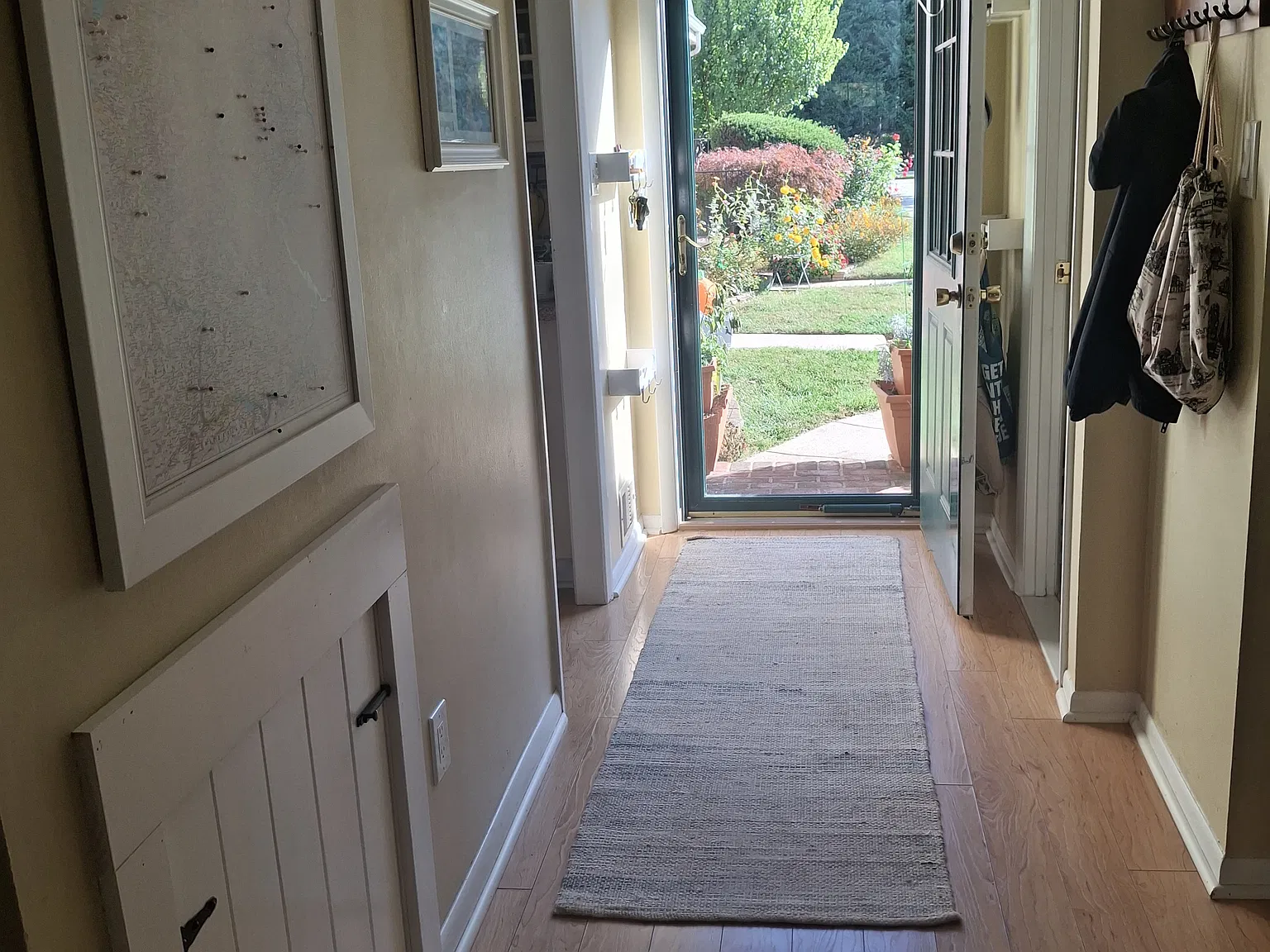 3 bed, 3.5 bath, 2000 sqft, $3,500 — Photo 2