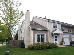 4392 Brookhaven Rd, Gurnee, IL 60031