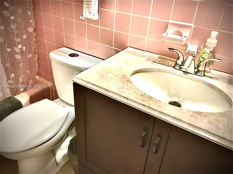 900 SW 11th Ave #17C — Photo 5