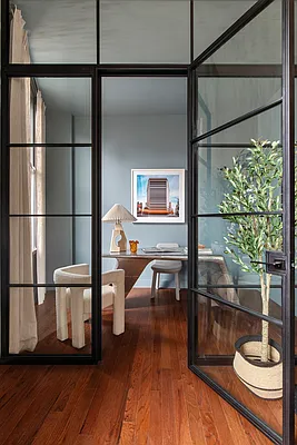Office, photo 1