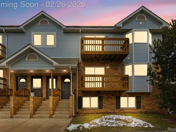 253 Pinewood Cir, Plymouth, MI 48170