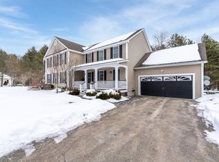 8 Snowdrop Lane, Litchfield, NH 03052