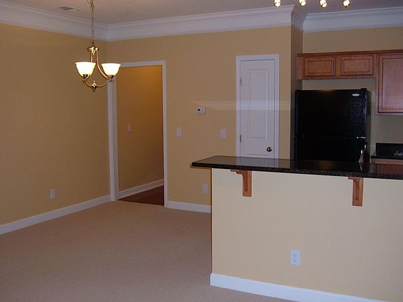 Eat-in just off kitchen