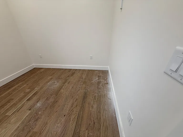 40 Lembeck Ave #33E — Photo 8
