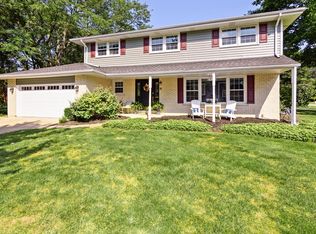 9 S Windsor Dr, Arlington Heights, IL 60004