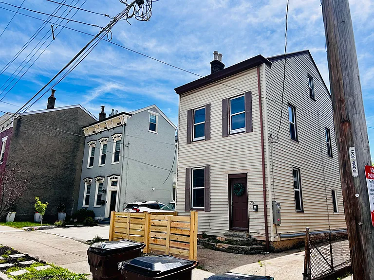 724 Central Ave — Photo 3