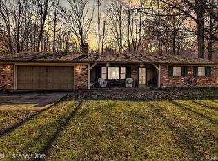 33887 Ash Rd, New Boston, MI 48164