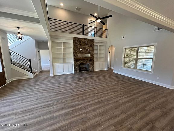 4th image of 11282 Vickis Ln