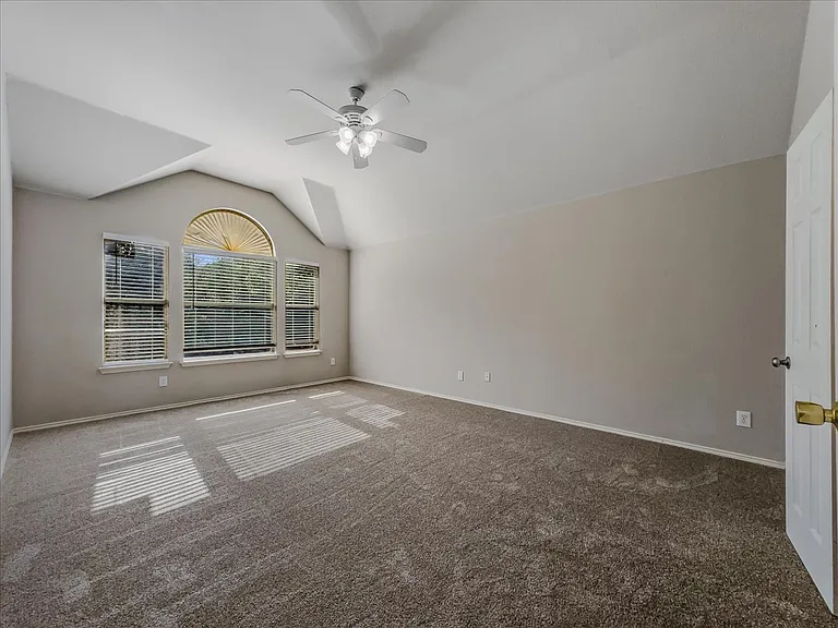 6 Brairwood Ct — Photo 31