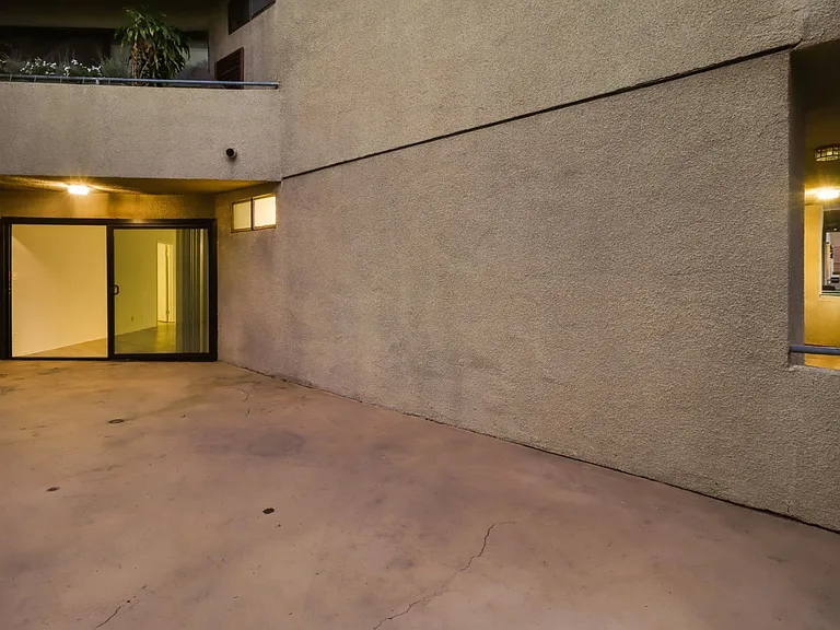 1619 S Bentley Ave #101 — Photo 15