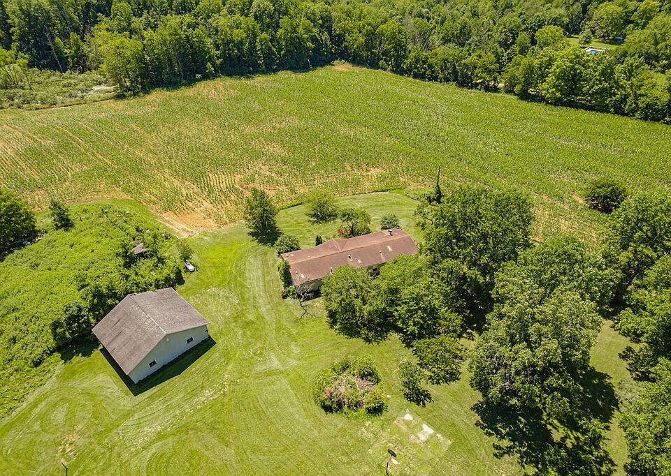 1936 E Clear Lake Rd, Buchanan, MI 49107 MLS 22036402 Zillow