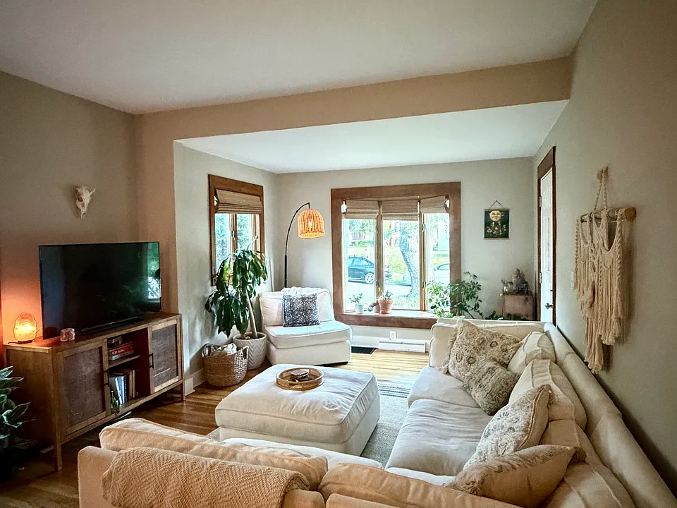 101 Burr Oak St NE #1