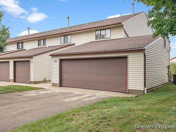 2nd image of 4827 Meadowview Ct