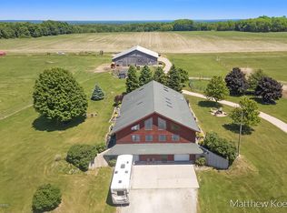 332 N Warner Ave, Fremont, MI 49412