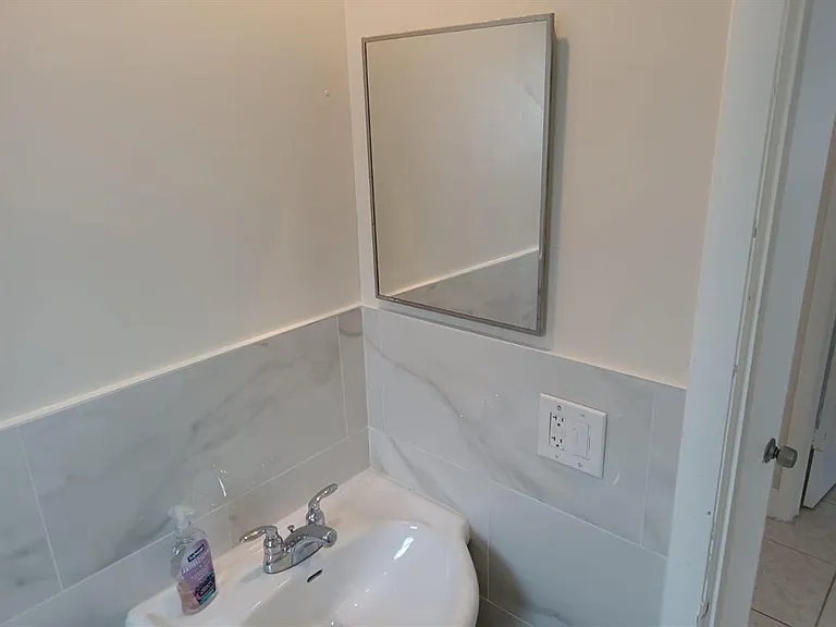 6300 SW 41st Pl — Photo 1