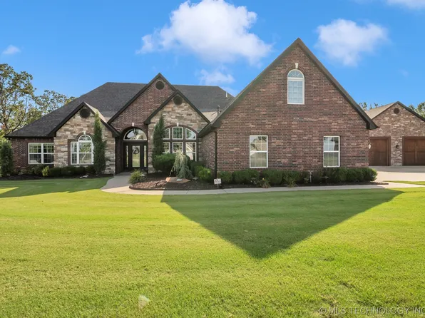 30725 S Powers Ln, Inola, OK 74036