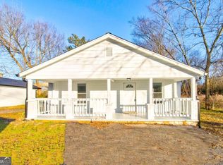 54 School St NE, White, GA 30184