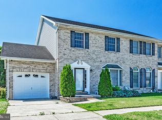 25 Marble House Dr, Bear, DE 19701