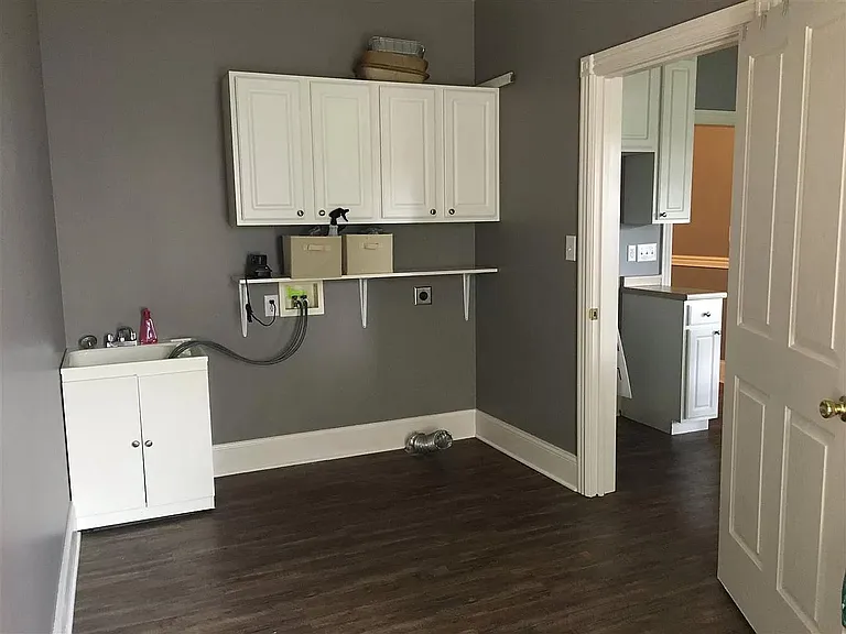 209 N Bedelia St — Photo 29